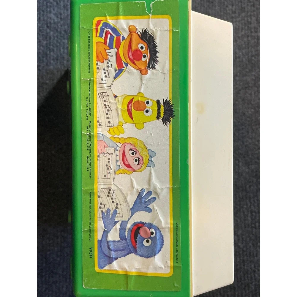 Vintage 1984 Fisher-Price Sesame Street Music Box Record Player 995N with Record